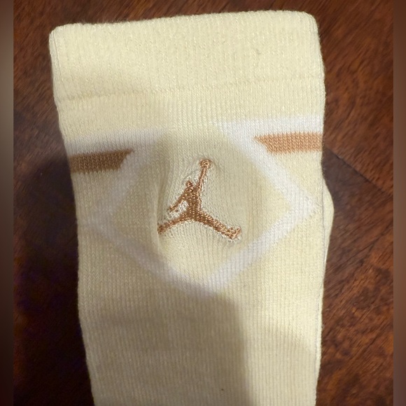 Jordan Light Cream Crew Socks 2-Pack - Picture 3 of 4